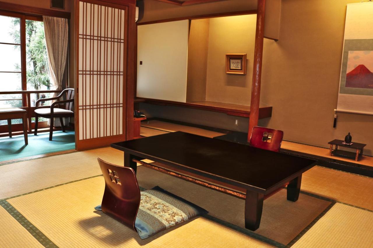 Tsutaya Ryokan Тоёока Экстерьер фото