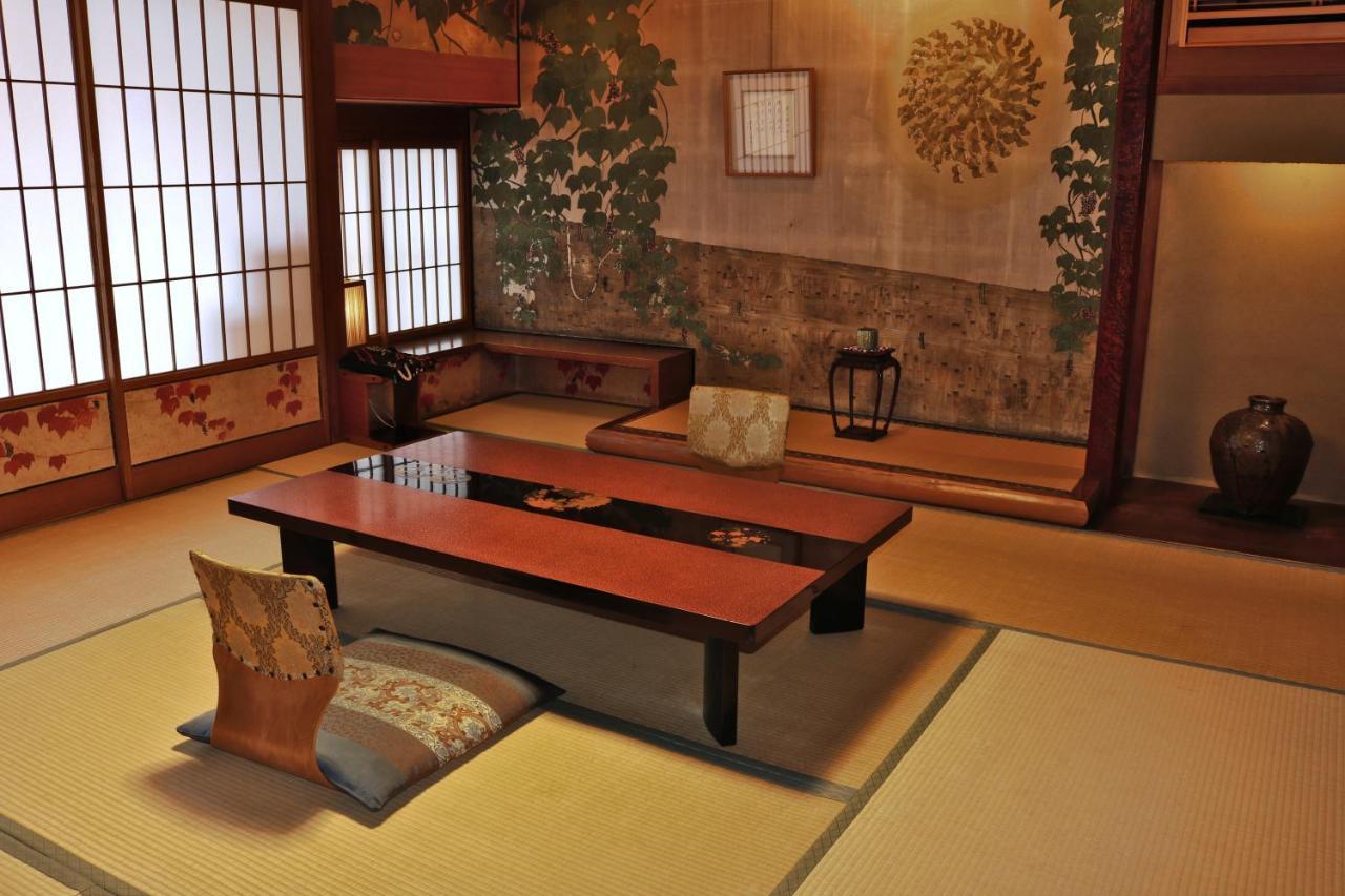 Tsutaya Ryokan Тоёока Экстерьер фото