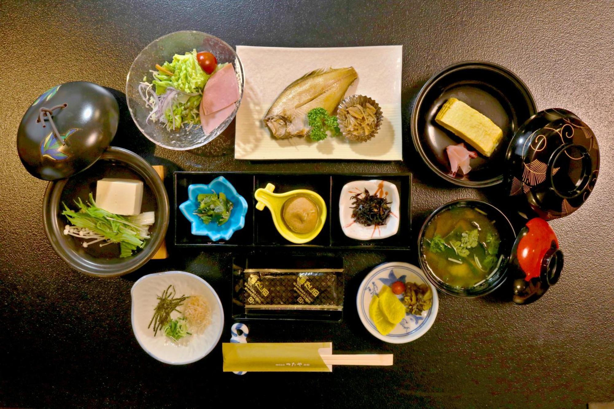 Tsutaya Ryokan Тоёока Экстерьер фото