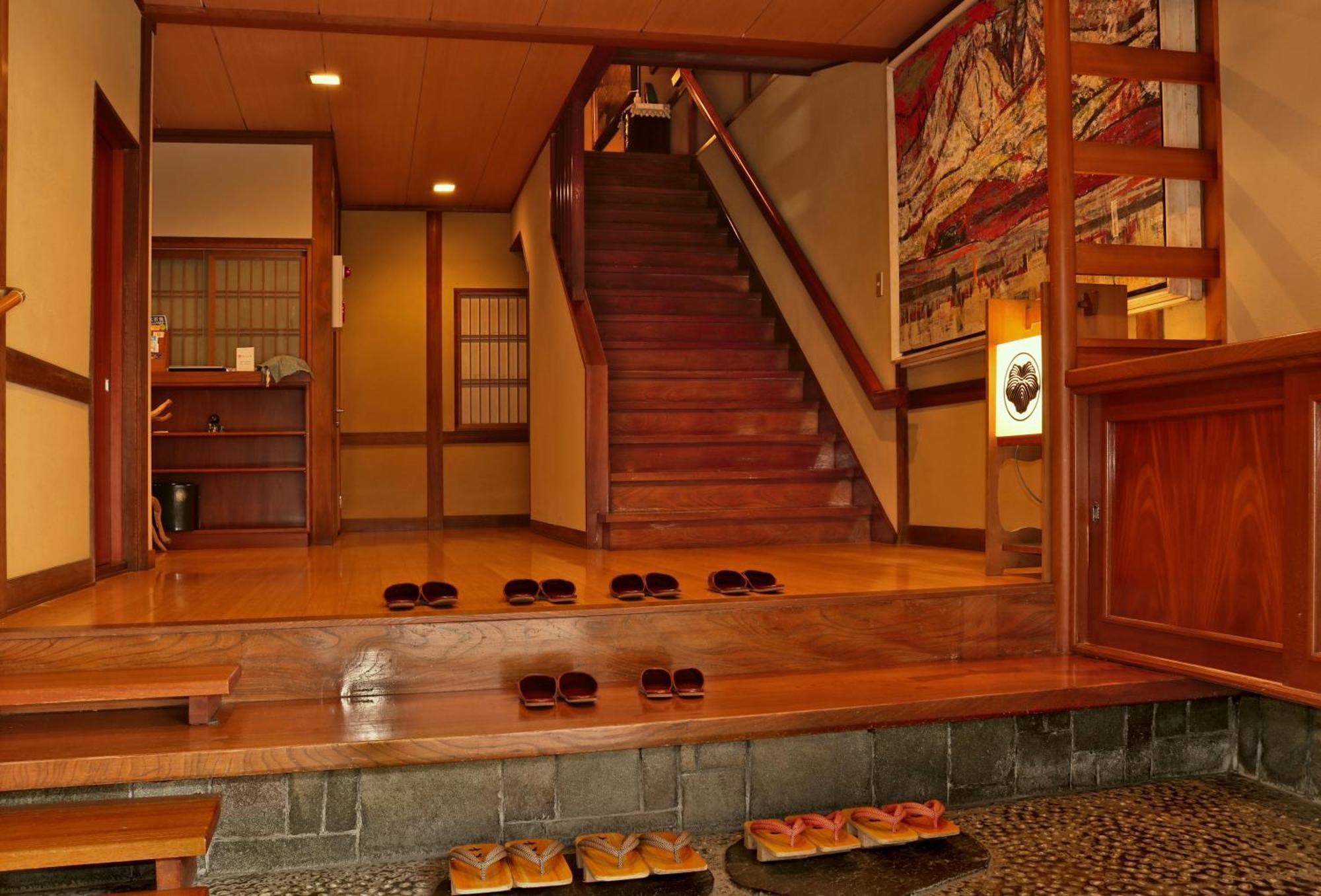 Tsutaya Ryokan Тоёока Экстерьер фото