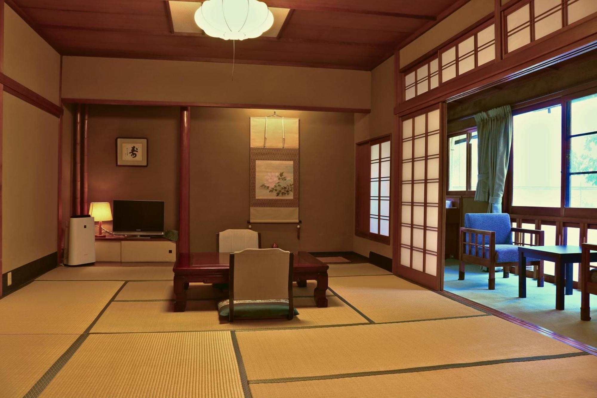 Tsutaya Ryokan Тоёока Экстерьер фото