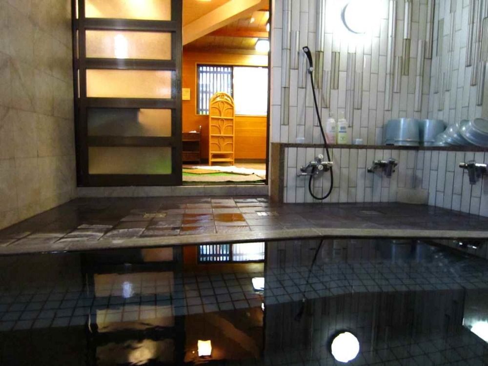 Tsutaya Ryokan Тоёока Экстерьер фото